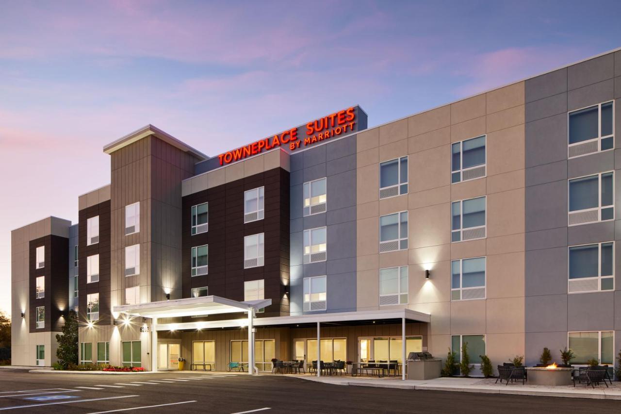 Towneplace Suites By Marriott Tampa Casino Area Exterior photo